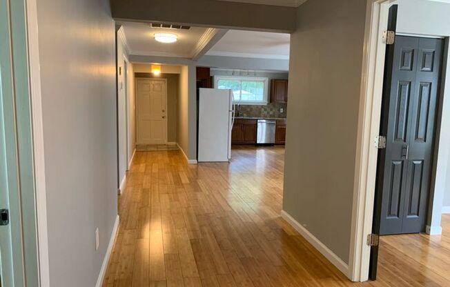 Great 3 bed 2 bath close to UNCG and more!
