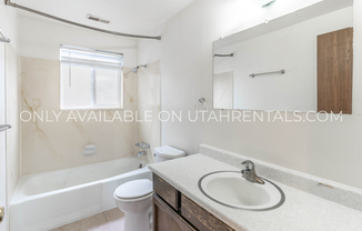 1036 S VIRGINIA CIR