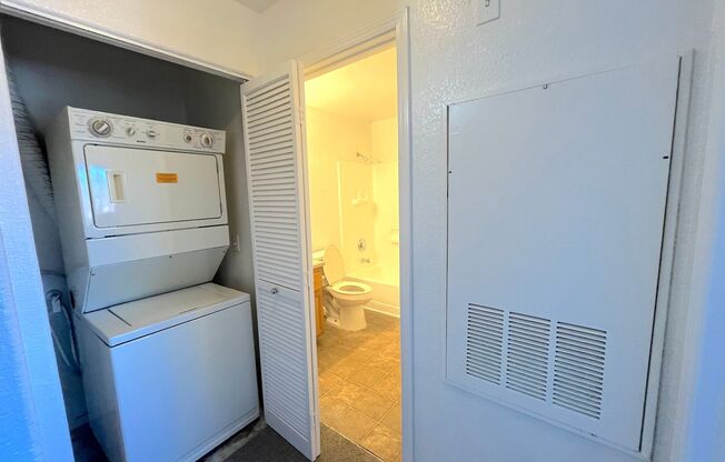 2 beds, 2 baths, $1,050, Unit UNIT 2113