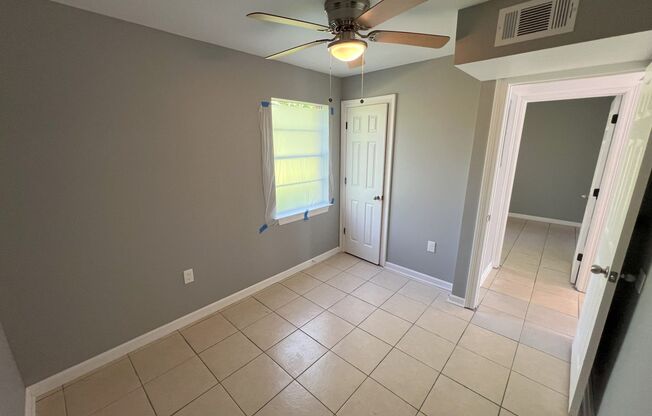 3 beds, 1 bath, 1,200 sqft, $950, Unit A