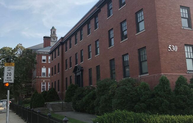 530 Broadway Apartments