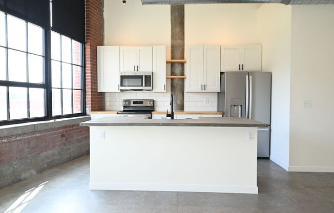 3 beds, 2 baths, 1,360 sqft, $2,150, Unit Apt. 206