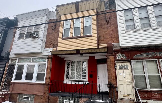 Newly Renovated 3-Bed Townhome in West Passyunk! Available NOW!