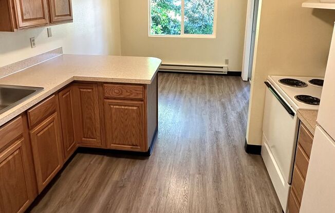 2 beds, 1 bath, 920 sqft, $1,500, Unit 7619-04