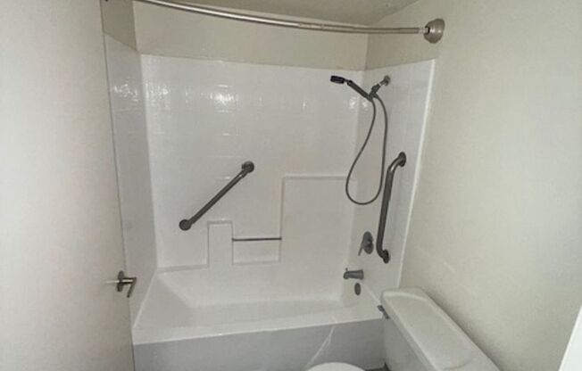 1 bed, 1 bath, 608 sqft, $1,641, Unit 213