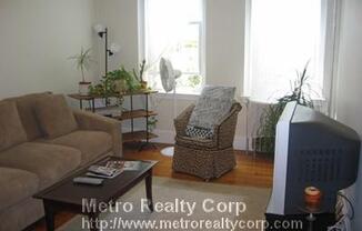 89 STRATHMORE RD