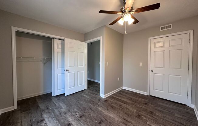 2 beds, 1 bath, 850 sqft, $1,298, Unit Sharp Lane-23