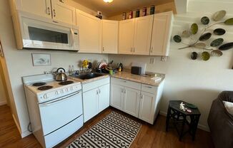 1 bed, 1 bath, $1,150, Unit 2C