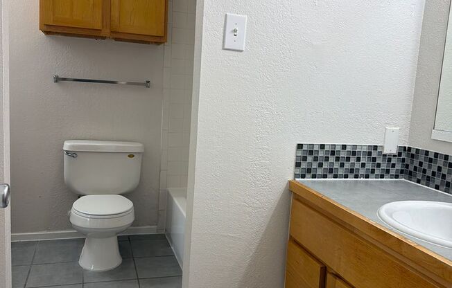 2 beds, 1 bath, 992 sqft, $1,414, Unit ABB-1-220