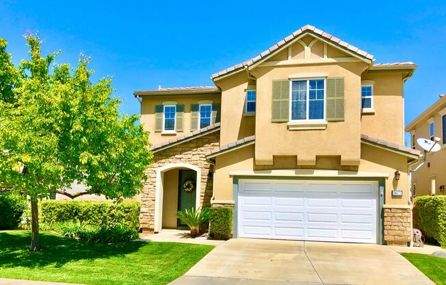 Beautiful Home in the Wonderful Lake Rancho Viejo HOA Community of Fallbrook!