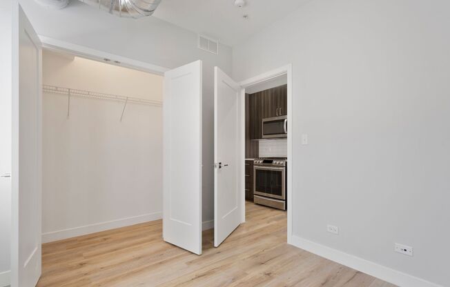 2 beds, 1 bath, 664 sqft, $2,300, Unit 210