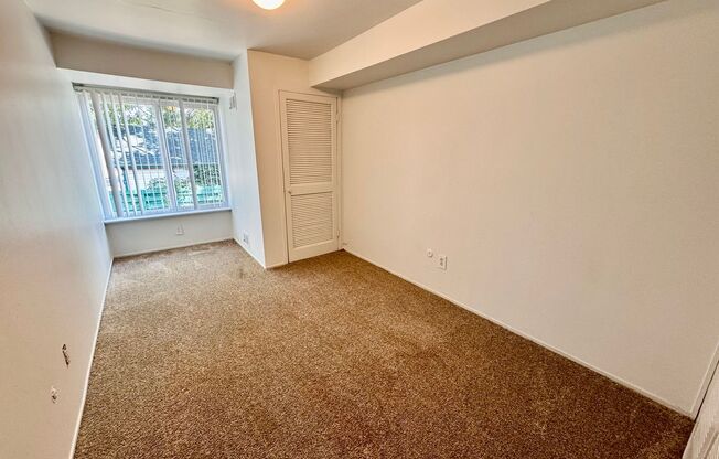 2 beds, 1 bath, 950 sqft, $1,295, Unit #211