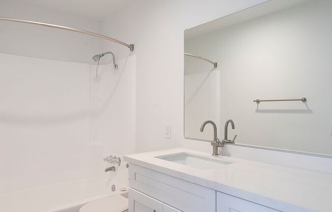 1 bed, 1 bath, 824 sqft, $2,595, Unit 338