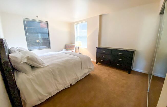 2 beds, 1 bath, 700 sqft, $2,295, Unit 414