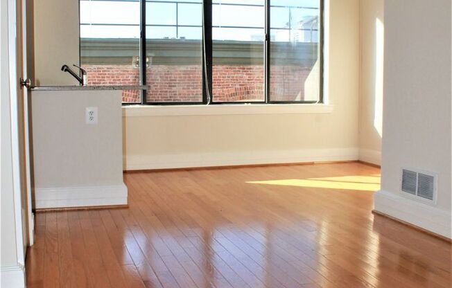 1 bed, 1 bath, 505 sqft, $2,525, Unit 812