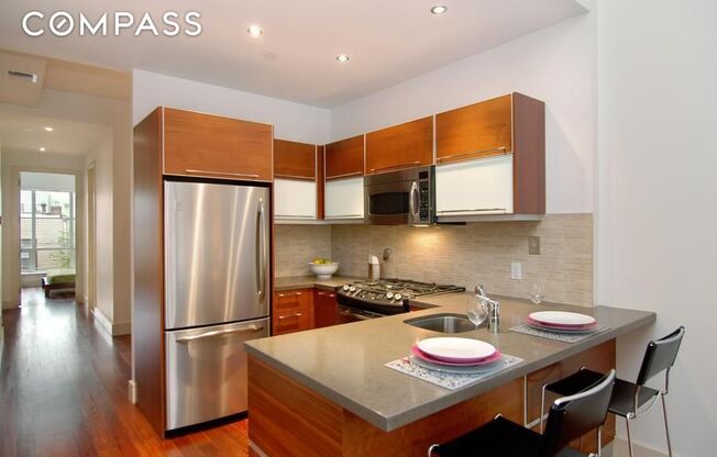 135 JACKSON ST