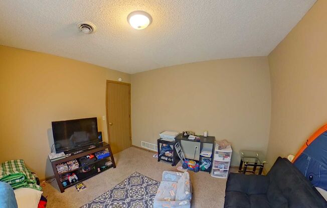 3D Tour Available - 4 Bedroom + Washer & Dryer! Available Sept 3rd!