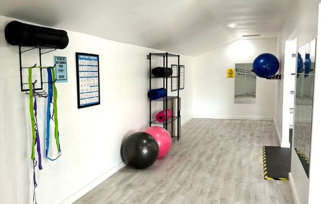 3 beds, 2 baths, 1,205 sqft, $2,275, Unit 060