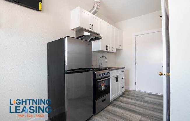 440 1/2 E 27 ST
