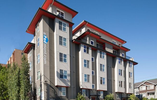 Strada - Convenient UW living.