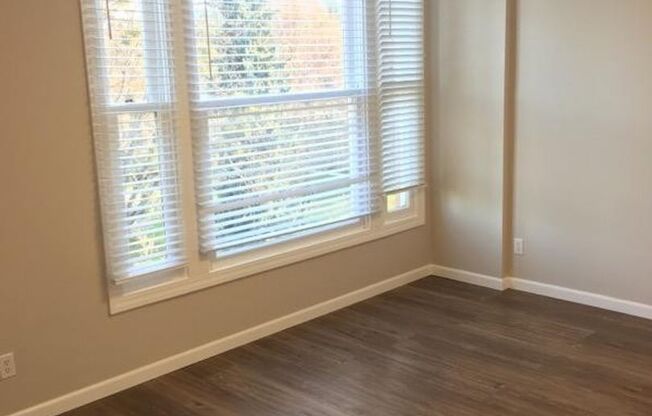 1 bed, 1 bath, 453 sqft, $1,395, Unit 403