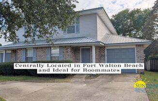 2 Bedroom 2.5 Bath Townhome Centrally Located in Fort Walton Beach!