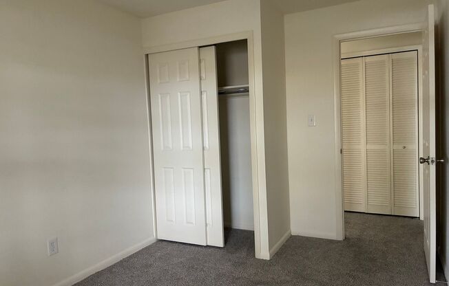 2 beds, 1 bath, 900 sqft, $1,770, Unit 00 - O- 3