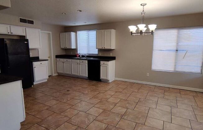 Great 3 Bedroom plus den/office and Loft in Gilbert for rent.