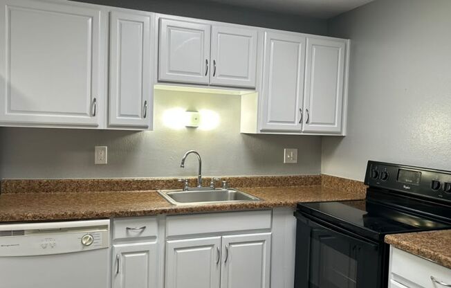 3 beds, 1 bath, 945 sqft, $1,600, Unit 1326 L1
