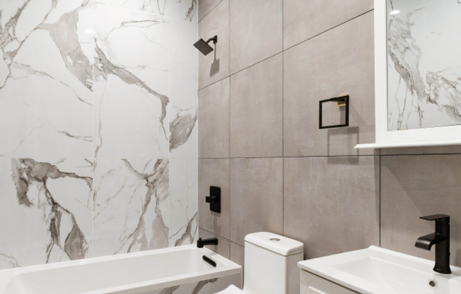 121 W 136 ST