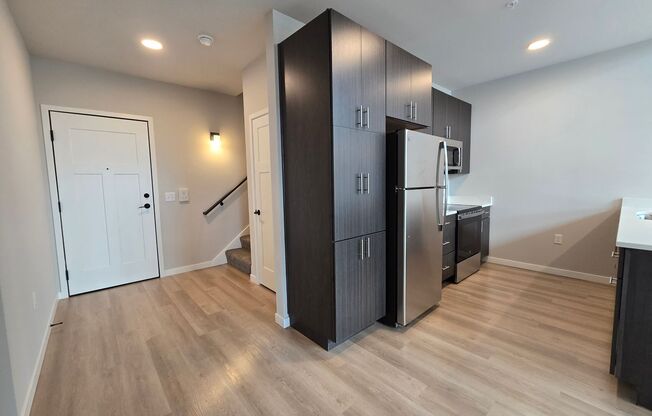 2 beds, 1 bath, 955 sqft, $2,080, Unit 8421-419