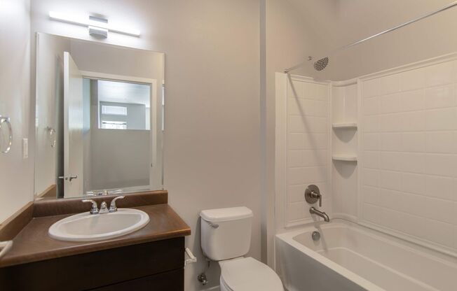 Studio, 1 bath, 610 sqft, $2,104, Unit 212