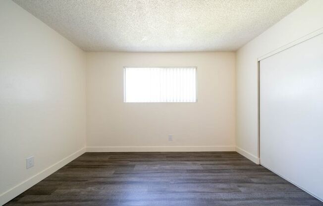 3 beds, 2 baths, 1,200 sqft, $2,900, Unit 633-35