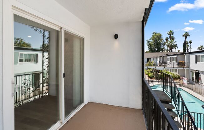 2 beds, 2 baths, 950 sqft, $2,500, Unit 202