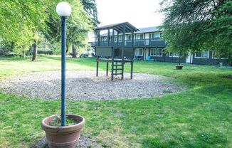3 beds, 1 bath, 975 sqft, $1,949, Unit H-85