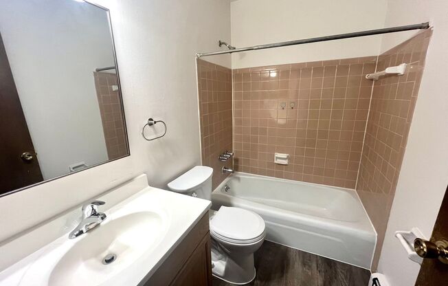 1 bed, 1 bath, $925, Unit 310