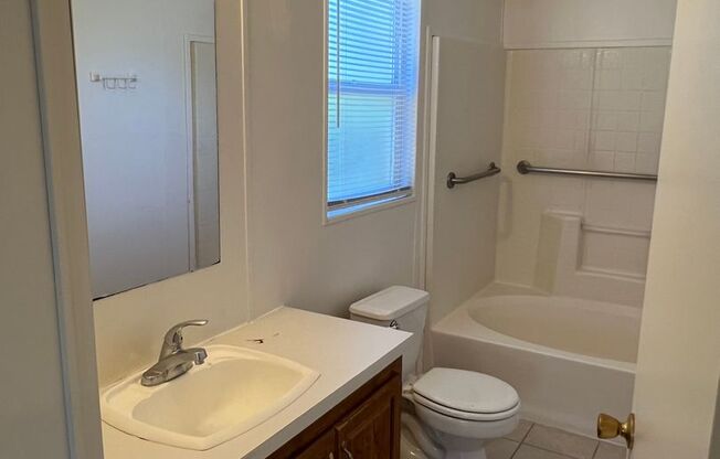 3 beds, 2 baths, $1,350