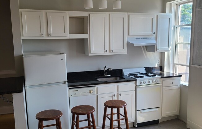 Studio, 1 bath, $2,270, Unit 15