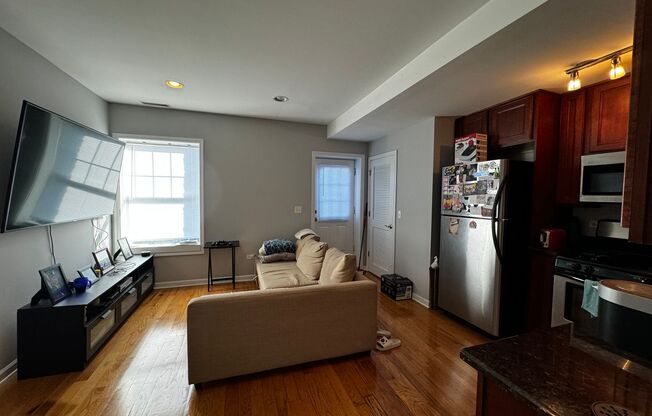 2 beds, 1 bath, $1,650, Unit 4057 #2