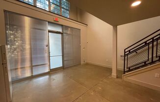 Studio, 1 bath, 700 sqft, $1,200, Unit C4