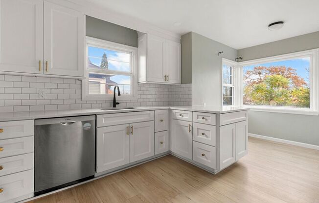 4707 N WILLAMETTE BLVD