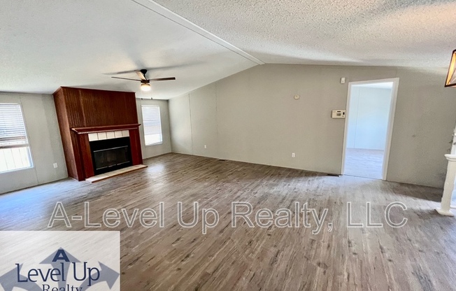 315 W LEE ST