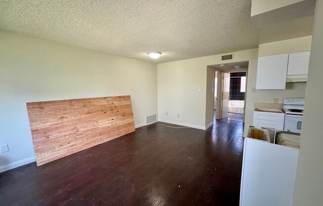 925 Loma