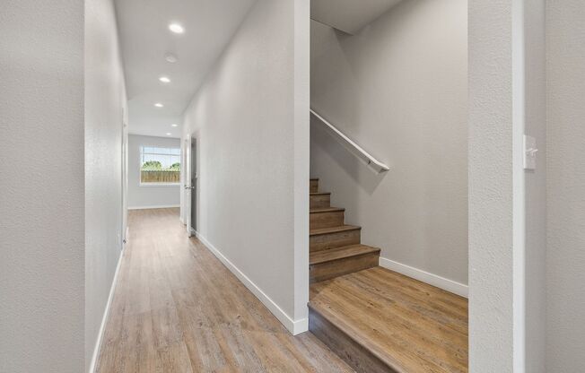 3 beds, 2.5 baths, 1,402 sqft, $1,800, Unit B150