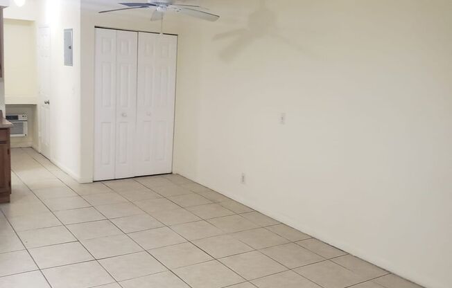 Studio, 1 bath, 403 sqft, $1,300, Unit 978 #20