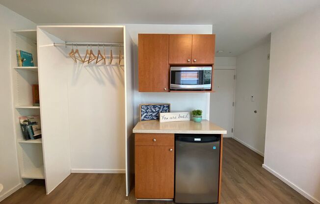 Studio, 1 bath, 190 sqft, $1,155, Unit 4416