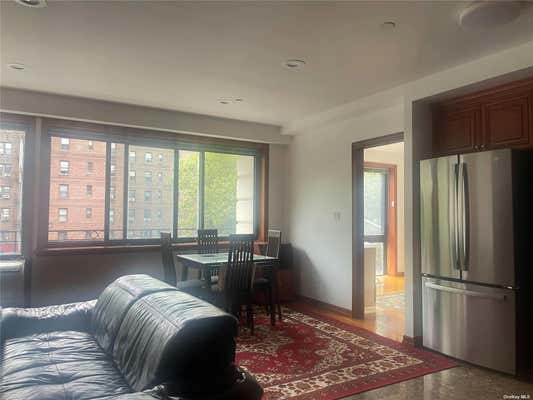 2 beds, 2 baths, $3,900, Unit 3D