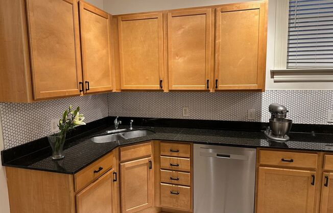 CHARMING DUPLEX - Grove District