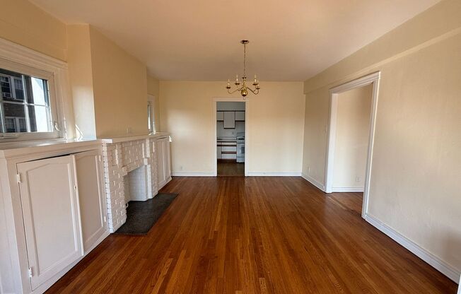 1 bed, 1 bath, 572 sqft, $1,510, Unit Old King Edward 46