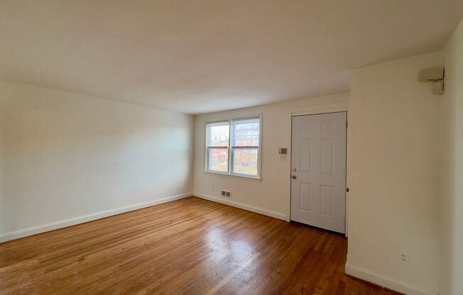 Charming 3 Bedroom/1.5 Bathroom in Yale Heights, MD!